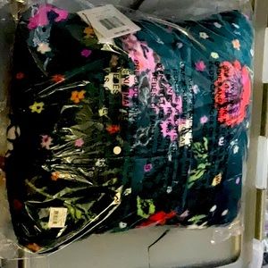 Vera Bradley Plush fleece travel blanket Hope Blooms Teal 60” x 45”